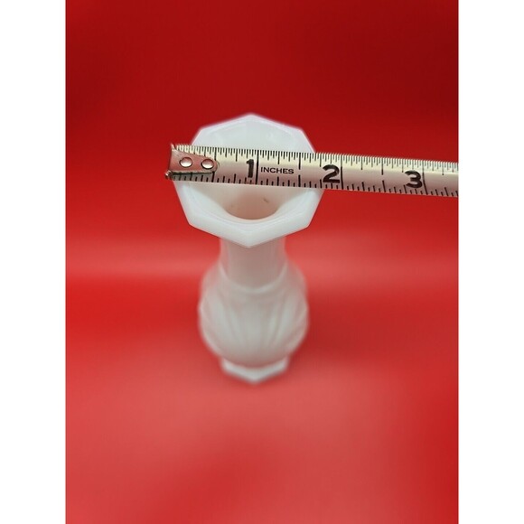 Vintage Milk Glass Bud Vase STARBURST Pattern 9” Tall Heavy Glass - Picture 6 of 8